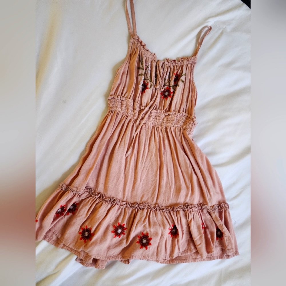 3 dresses - Picture 2 of 3